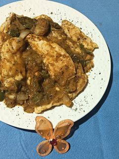Una foto de Solomillo de pavo con curry y salsa de tomate