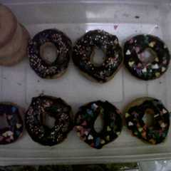A picture of Donat seadanya.