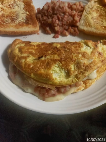 Recipe Anthony&#39;s Corned Beef and Hash Omelet the So Delicious Can spoil the tongue