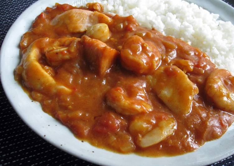 Get Lunch of Seafood Curry