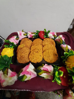बेसन की पापड़ी (Besan Ki papdi recipe in hindi) रेसिपी मुख्य फोटो