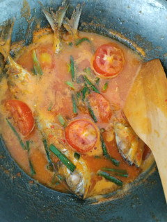 Foto resep Ikan kembung asem asem pedas