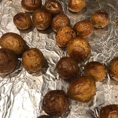 A picture of Roasted baby potatoes.
