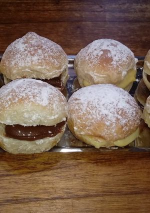 Una foto de Miguelitos (pan de leche)
