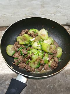 Hình của món Mướp xào đồ lòng.