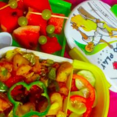 A picture of Khatta Dhokla with veg tadka.