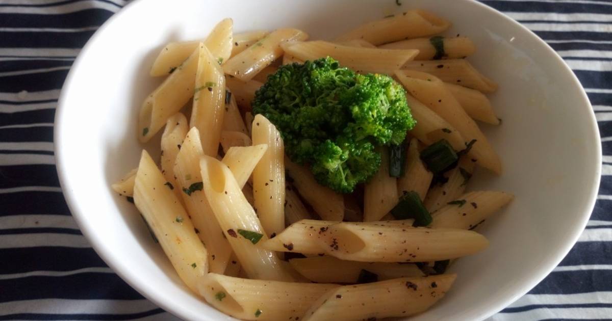 Garlic butter Penne Pasta with Broccoli Recipe by Slyvin Opara