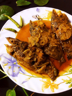 কৈ মাছের দোপেয়াজা রেসিপির প্রধান ছবি