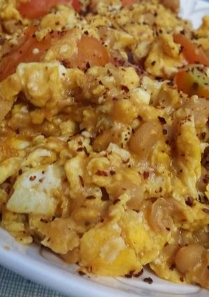 صورة لوصفة بيض بالفاصولياء 😋😋