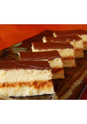 Karamellás grízes szelet recept fotója