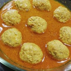 A picture of Koftay ka salan.
