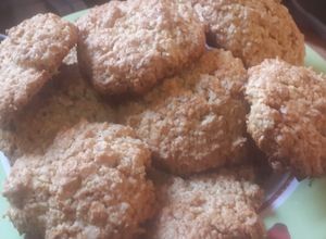 Una foto de Galletas "4 cucharadas" de avena coco y limón 🍋🍪🌾(sin harinas)
