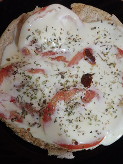 Una foto de Pizza de avena y atún