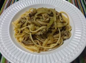 Foto de Salteado de cogumelo Hiratake e erva-doce