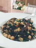 Garbanzos con verdura y pavo