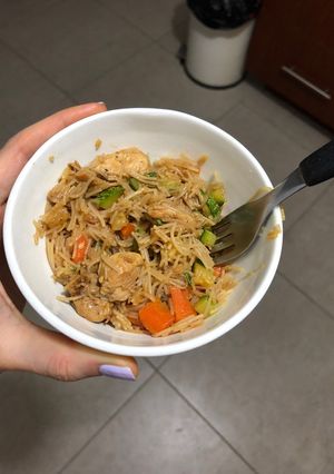 Una foto de Fideos chinos (chow mein)