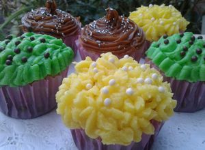 Una foto de Muffins de vainilla decorados / Cupcakes