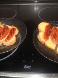 Una foto de Chorizos con tostadas