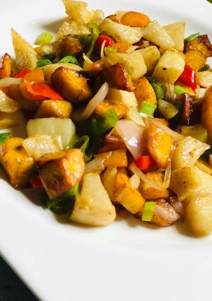 A picture of Yam and plantain stirfry.