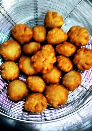 ड्राई मिनी कचोड़ी(dry mini kachori recipe in hindi) रेसिपी मुख्य फोटो