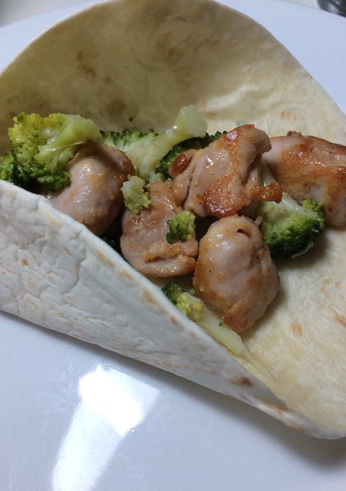 Una foto de Fajitas de carne de cerdo y brocoli