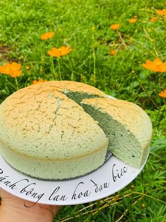 Hình của món Bánh bông lan hoa đậu biếc.