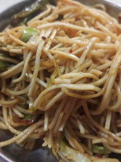 हक्का नूडल्स (Hakka noodles recipe in hindi) रेसिपी मुख्य फोटो