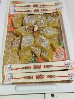 बेसन बर्फी (besan barfi recipe in hindi) रेसिपी मुख्य फोटो