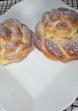 A picture of Challah Bread.