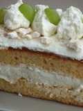 Pastel de vainilla con relleno de albaricoque (damascos) y crema de mascarpone