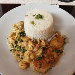 A picture of My Garlic Seared Scallops and Fish medley. 😘.