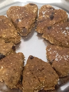 ஓட்ஸ் சாக்கோ குக்கீஸ்(oats choco cookies recipe in tamil) செய்முறை முக்கிய புகைப்படம்