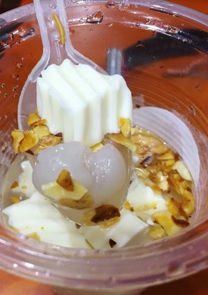 Hình của món Chè khúc bạch.