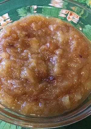 Une photo de Compote caramélisée de poires et pommes à la cannelle