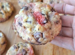 Une photo de Cookies Pépites de Chocolat Fraise 🍓 🍪 🍫