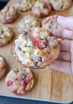 Une photo de Cookies pépites de chocolat fraise 🍓 🍪 🍫