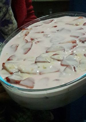 Una foto de Postre frío de frutillas ☆ delicioso!