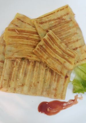 A picture of Egg wraps #WEARETOGETHER.