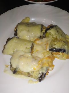 Una foto de Rollitos de berenjena