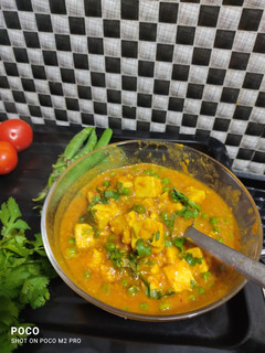 मटर पनीर (matar paneer recipe in Hindi) रेसिपी मुख्य फोटो