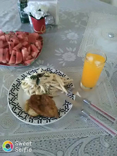 Una foto de Macarrones con queso crema y pollo