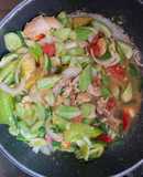 ผัดผักเปรี้ยวหวาน