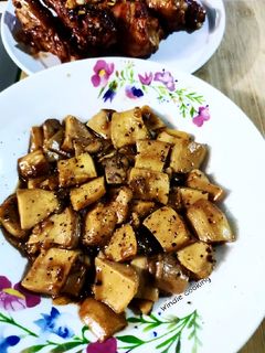 Hình của món Nấm Kho Tiêu.
