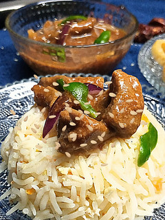 A picture of Sesame beef chilli.