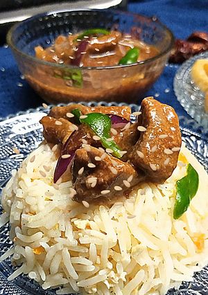 A picture of Sesame beef chilli.
