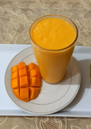 A picture of Mango milk shake 🥭🥭🧋🧋.