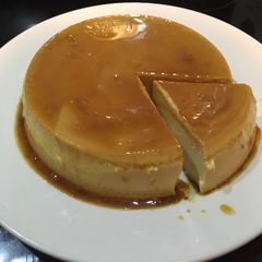 A picture of Flan.