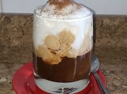 Una foto de cafe helado