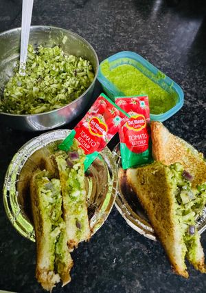 स्ट्रीट स्टाइल चिल्ली चीज़ सैंडविच रेसिपी मुख्य फोटो