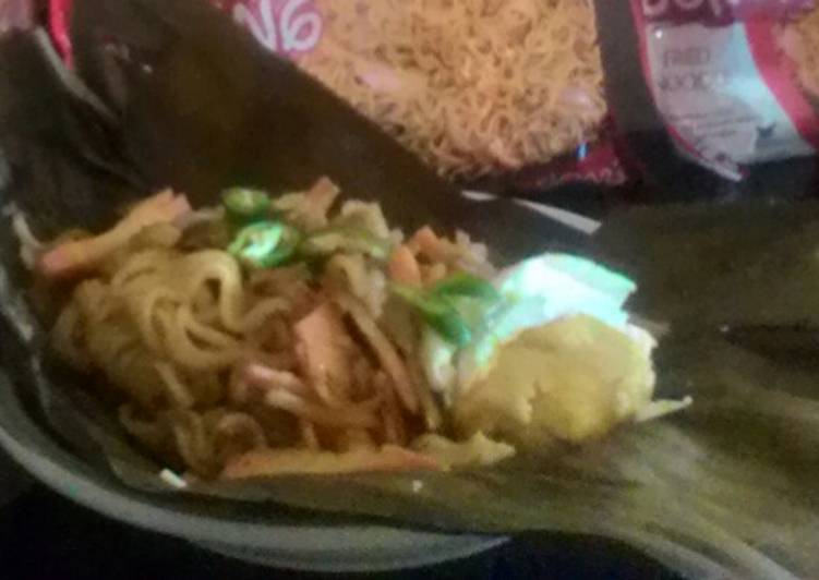 Pepes Mie Telur Asin